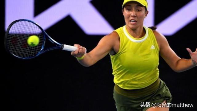 和其他年轻 和其他年轻